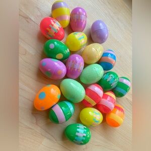 20 Colorful Plastic Easter Eggs